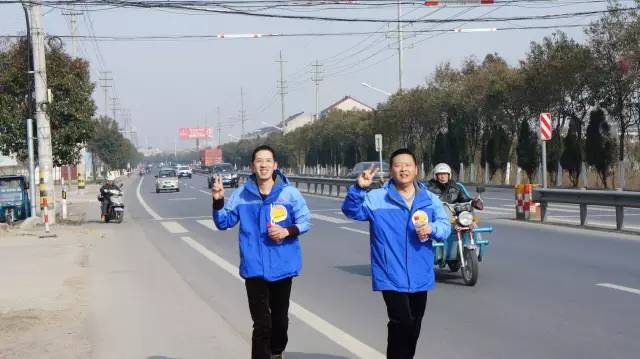 橡塑保溫材料廠家銷(xiāo)售員奔跑中 橡塑保溫材料廠家銷(xiāo)售員奔跑中